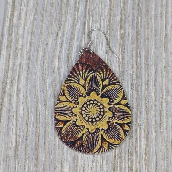 Womens Teardrop Floral Pattern Wire Dangle Earrings Purple Gold Color Boho - Picture 4 of 5